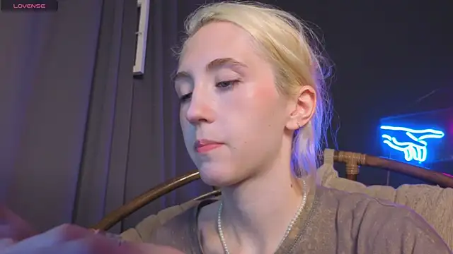 Elen  Moore online show from 06.27.26
