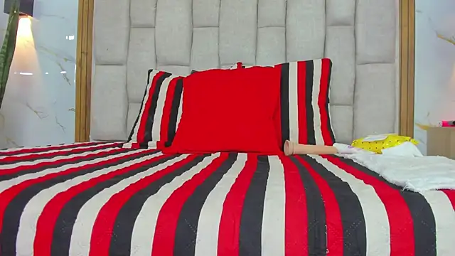 Snapshot of Ivy_grayy_ chatting on 06.23.26 Ivy grayy online show from 06.23.26
