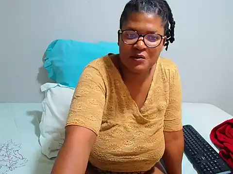 Snapshot of CandyYumsAerolaXX chatting on 06.25.26 CandyYumsAerolaXX online show from 06.25.26