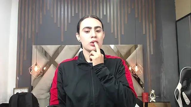 Snapshot of MartinaaFit chatting on 06.19.26 MartinaaFit online show from 06.19.26