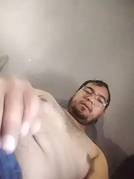 Snapshot of Ferluchum chatting on 06.18.26 Ferluchum online show from 06.18.26