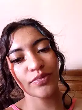 Snapshot of Perla-stone1 chatting on 06.21.26 Perla-stone1 online show from 06.21.26