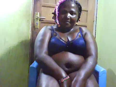 Snapshot of Sweetythighs chatting on 07.02.26 Sweetythighs online show from 07.02.26