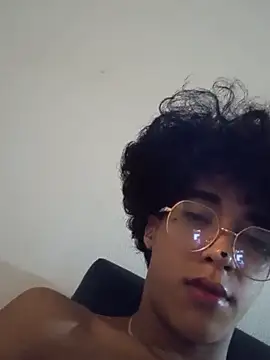 Snapshot of boy_max_latin chatting on 06.15.26 boy max latin online show from 06.15.26