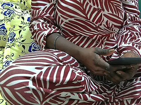 Snapshot of DripDiva chatting on 06.09.26 DripDiva online show from 06.09.26