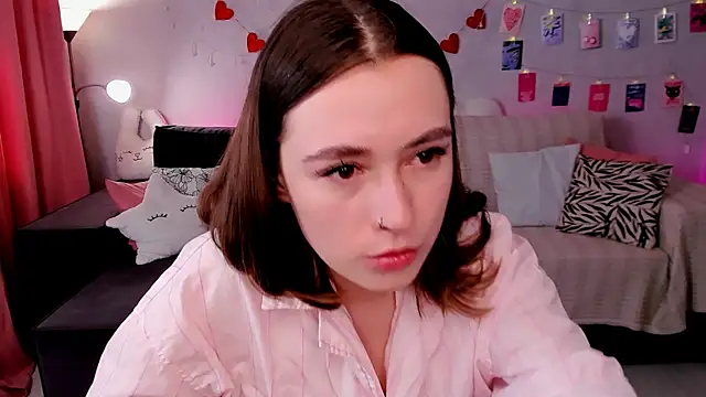 Snapshot of polly_pop_ chatting on 06.17.26 polly pop online show from 06.17.26