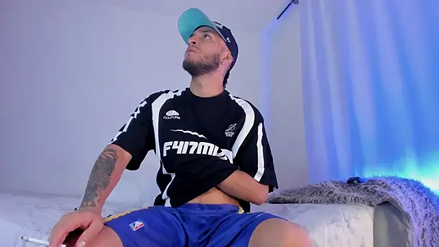 Snapshot of _Kevin_xxx chatting on 01.08.25 Kevin xxx online show from 01.08.25