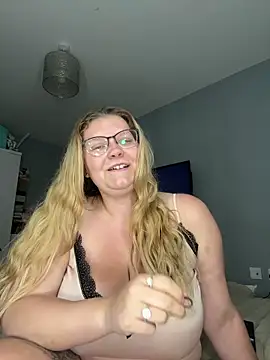 LucieLouBabe online show from 06.11.26