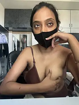 livia dolls online show from 07.02.26
