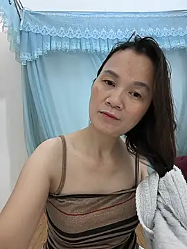Snapshot of Lye_lovely chatting on 06.12.26 Lye lovely online show from 06.12.26