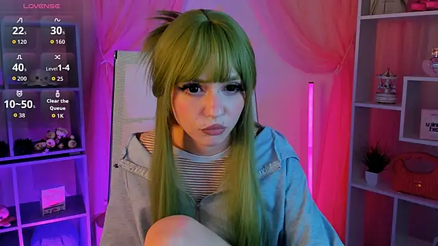 YunaLeaf online show from 05.23.26