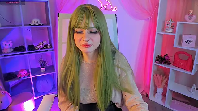 YunaLeaf online show from 05.25.26