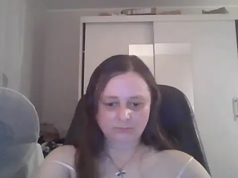 Snapshot of TaylorLovely chatting on 06.27.26 TaylorLovely online show from 06.27.26