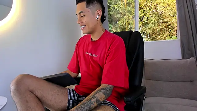 Snapshot of NickCopeer_ chatting on 07.15.26 NickCopeer online show from 07.15.26