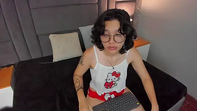 Snapshot of scarleth_blaze chatting on 06.19.26 scarleth blaze online show from 06.19.26