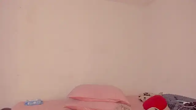 Snapshot of karely_laurent chatting on 05.31.26 karely laurent online show from 05.31.26