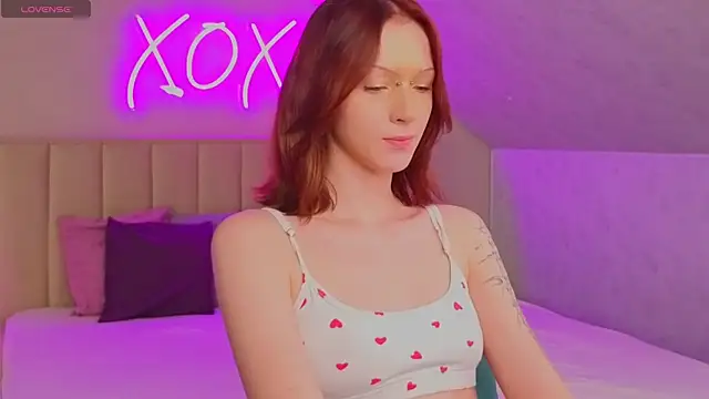 Snapshot of Nelly-May chatting on 07.18.26 Nelly-May online show from 07.18.26