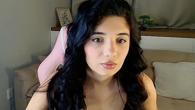Snapshot of Rose_Desiree chatting on 06.15.26 Rose Desiree online show from 06.15.26