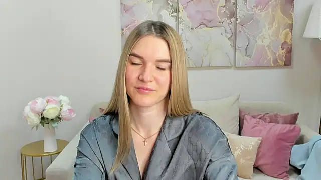 RoxyReignn online show from 06.11.26