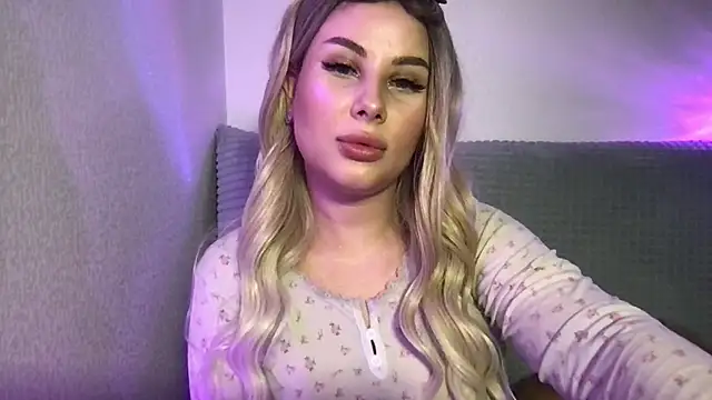 Lili Weiss online show from 06.14.26