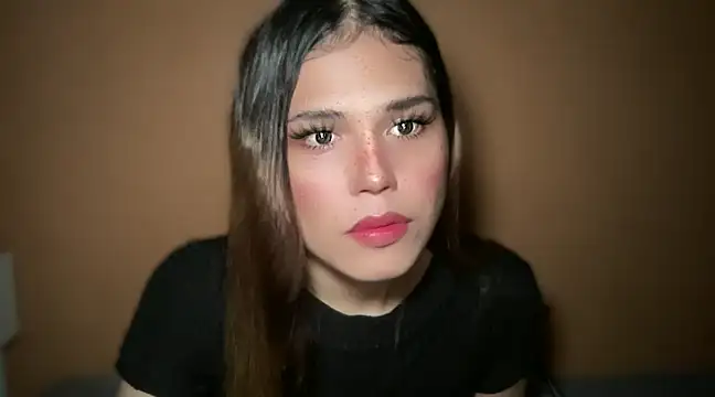 Snapshot of Nami_Campbell chatting on 12.21.24 Nami Campbell online show from 12.21.24