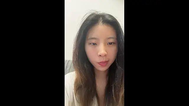 Snapshot of sunshinegirlXX chatting on 06.17.26 sunshinegirlXX online show from 06.17.26