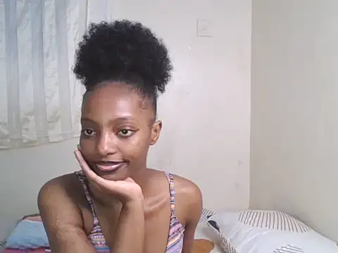 Snapshot of CUTE-MESSY chatting on 06.24.26 CUTE-MESSY online show from 06.24.26