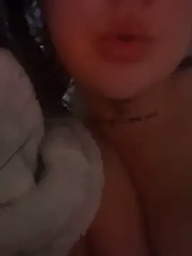 Snapshot of 6foot3Woman chatting on 05.25.26 6foot3Woman online show from 05.25.26
