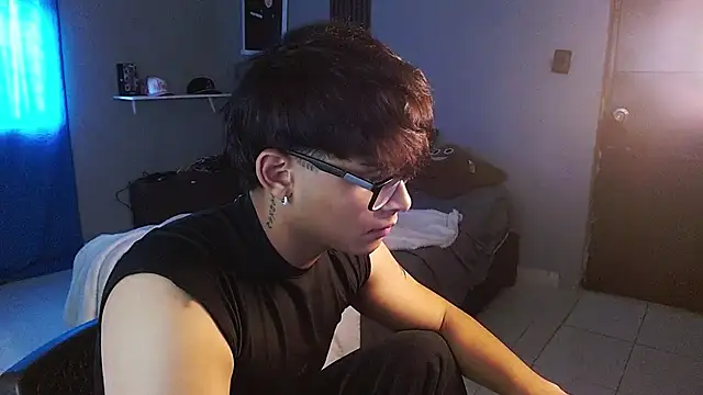 Mr yisuzz online show from 07.04.26