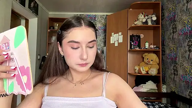 Snapshot of HoneyKittyk chatting on 07.14.26 HoneyKittyk online show from 07.14.26
