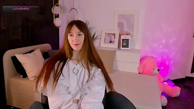 Snapshot of Nixxora chatting on 06.10.26 Nixxora online show from 06.10.26