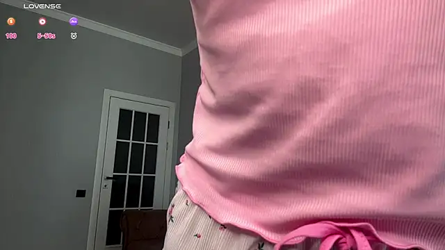 Snapshot of mistybunnyy chatting on 06.19.26 mistybunnyy online show from 06.19.26