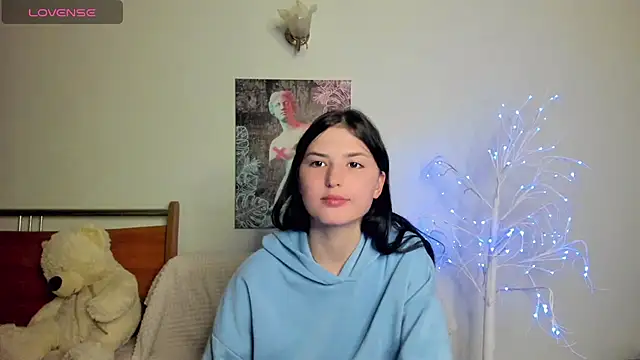 Kira Devi online show from 05.25.26