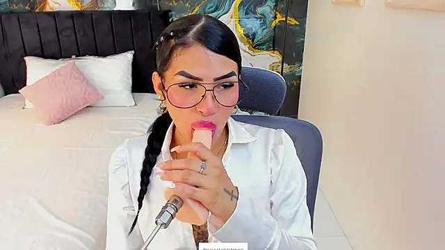 Alanna Wild online show from 06.22.26