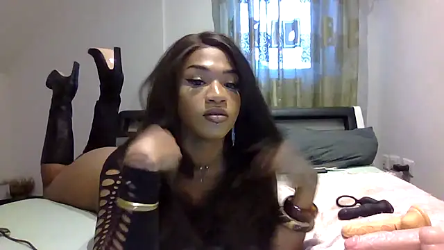 Snapshot of Loren4a chatting on 07.02.26 Loren4a online show from 07.02.26