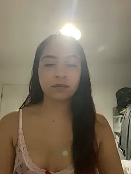 Snapshot of naomiiii55 chatting on 06.19.26 naomiiii55 online show from 06.19.26