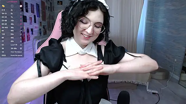 Snapshot of JackieApplePie chatting on 06.21.26 JackieApplePie online show from 06.21.26