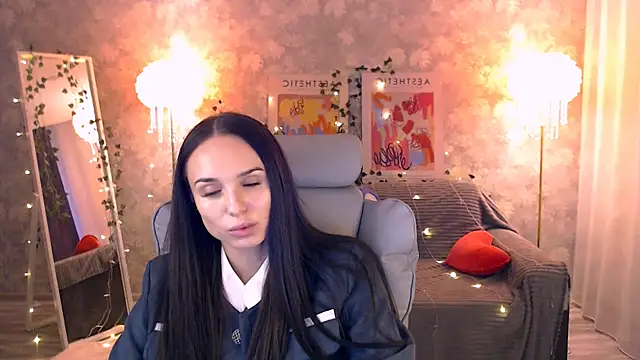 Snapshot of NicoleMerz chatting on 06.05.26 NicoleMerz online show from 06.05.26