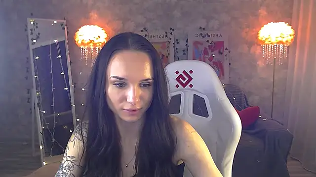 Snapshot of NicoleMerz chatting on 06.11.26 NicoleMerz online show from 06.11.26
