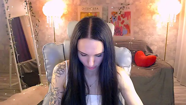 Snapshot of NicoleMerz chatting on 06.21.26 NicoleMerz online show from 06.21.26