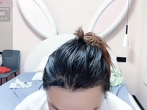 Snapshot of J-BB520 chatting on 05.27.26 J-BB520 online show from 05.27.26