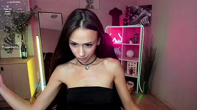Petite Moly online show from 07.02.26