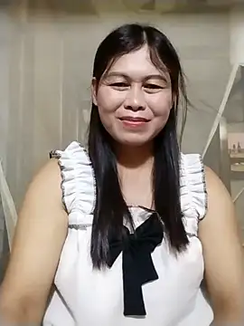 Snapshot of -Hatybi- chatting on 06.14.26 -Hatybi- online show from 06.14.26