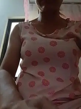 Snapshot of -Maya-a chatting on 06.22.26 -Maya-a online show from 06.22.26