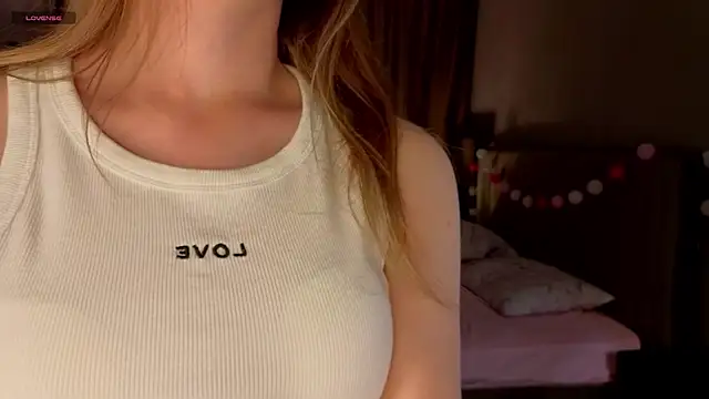 JenevaLitalien online show from 06.08.26