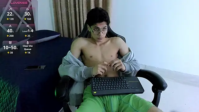 Ithan Hott online show from 06.19.26