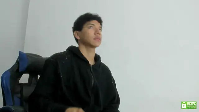Maximiliano Young online show from 06.12.26
