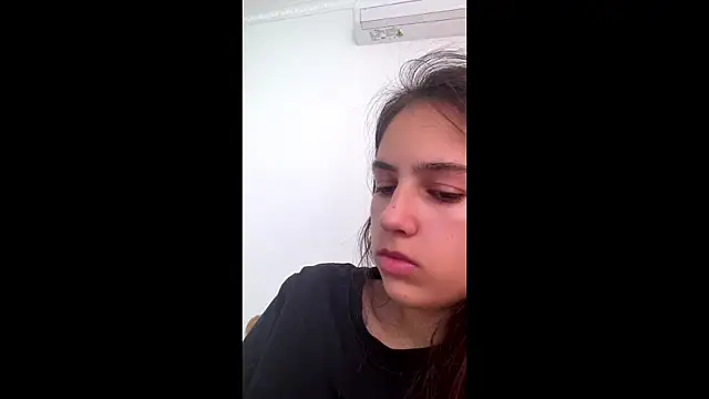 Snapshot of SindyKay chatting on 06.19.26 SindyKay online show from 06.19.26