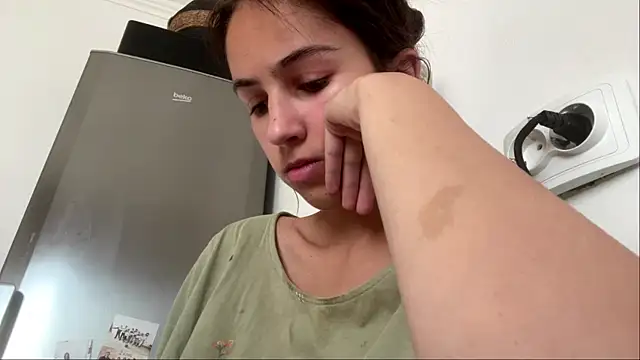 Snapshot of SindyKay chatting on 07.16.26 SindyKay online show from 07.16.26