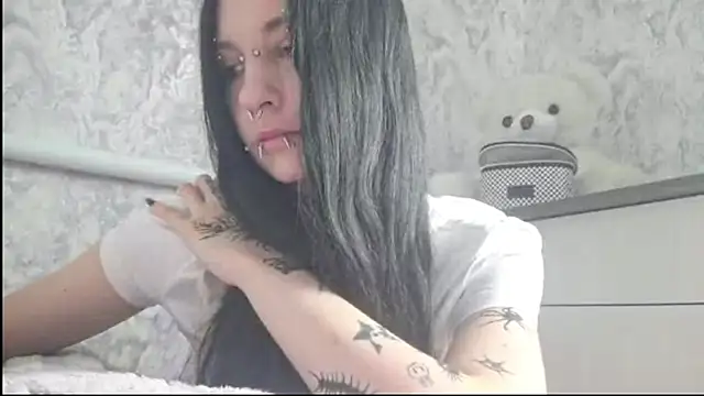 KrissyHiott online show from 06.11.26